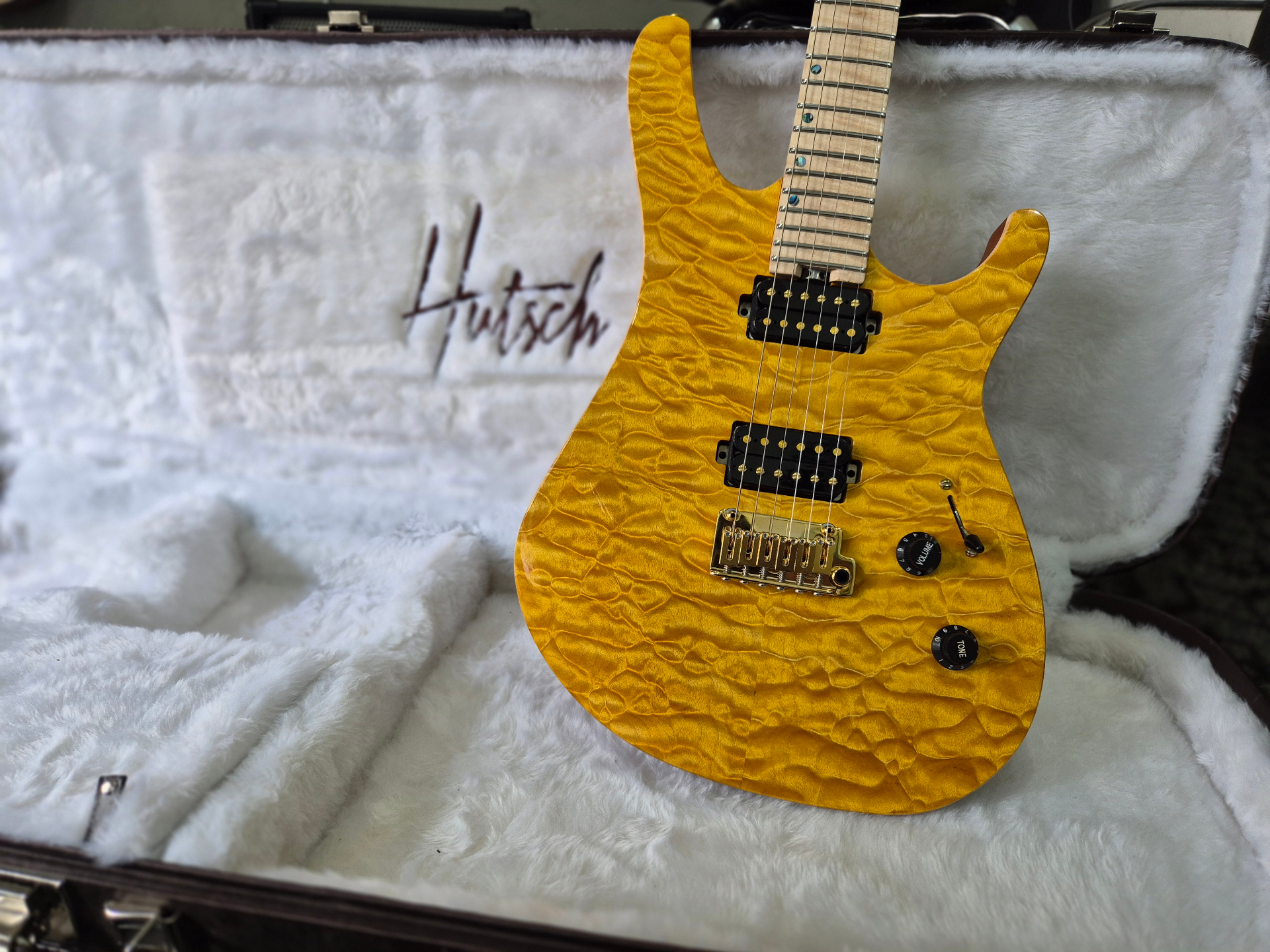 superstrat-yellow-1_original